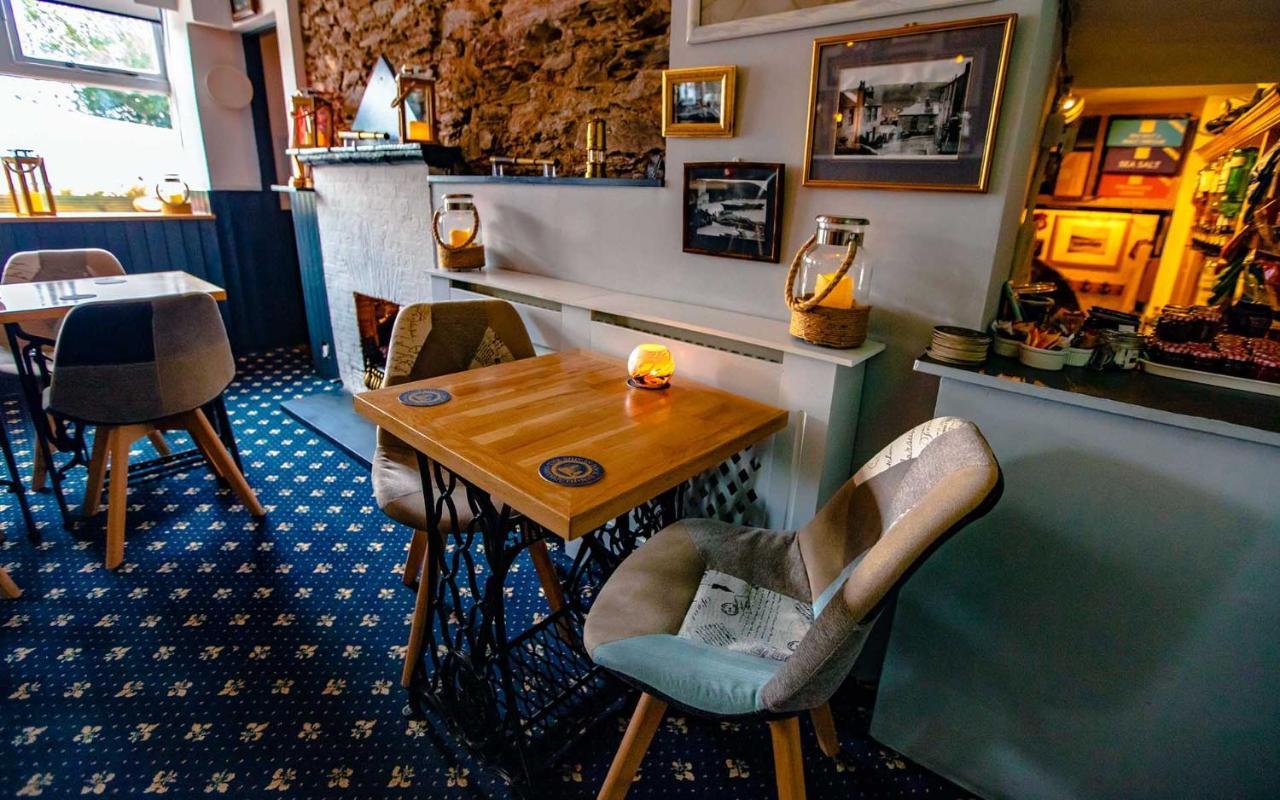 The Ship In Dock Inn ダートマス エクステリア 写真